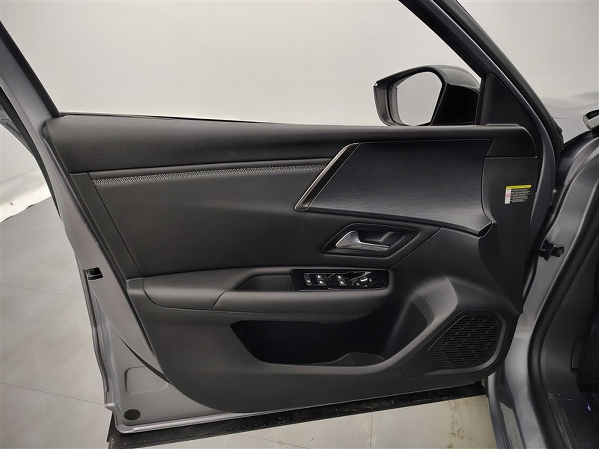Citroen C5 X 1.2 PureTech 130cv EAT8 Plus NAVI / FULL LED / CUIR / JA 19" (2024) - Photo 17