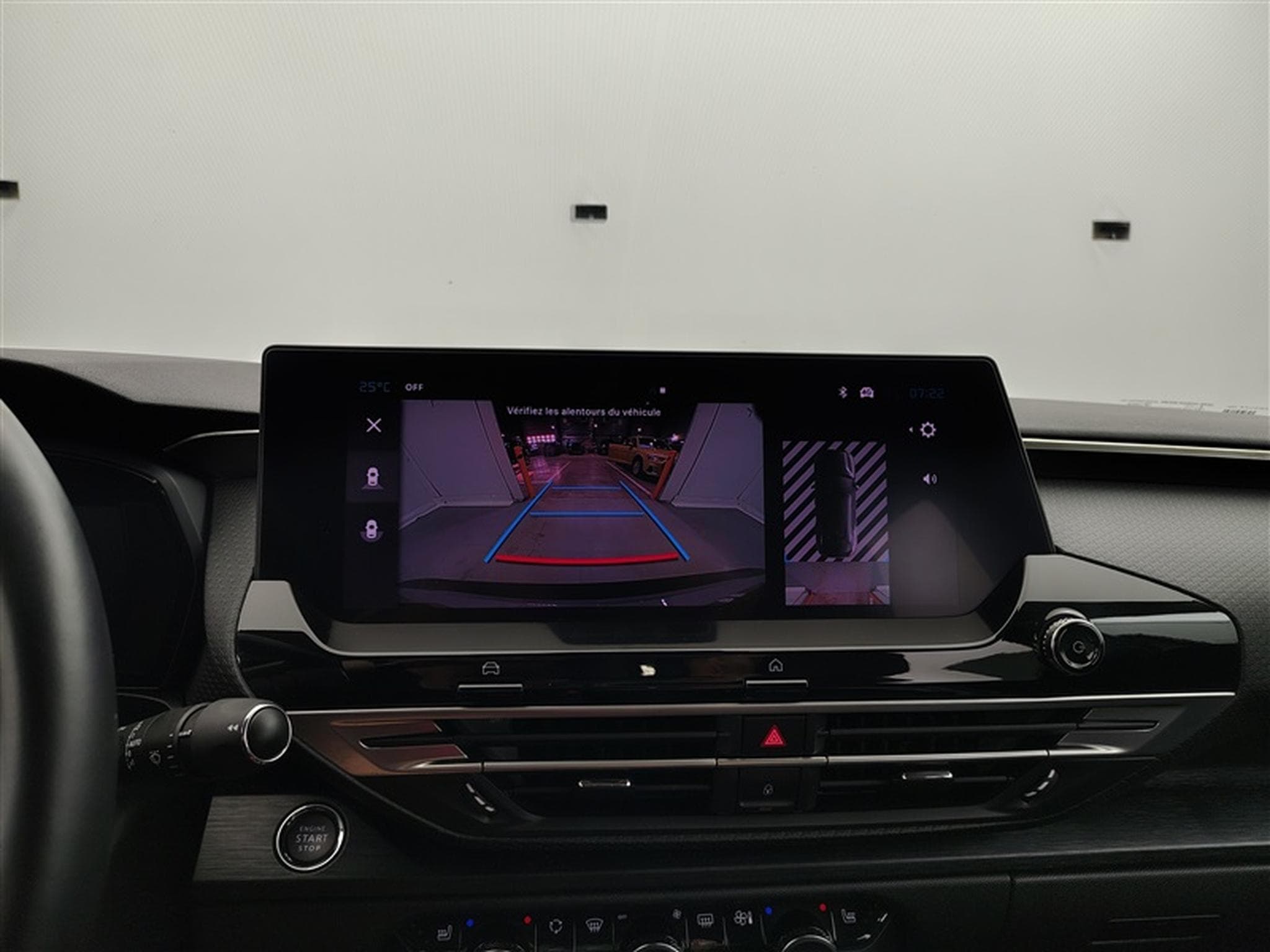 Citroen C5 X 1.2 PureTech 130cv EAT8 Plus NAVI / FULL LED / CUIR / JA 19" (2024) - Photo 18
