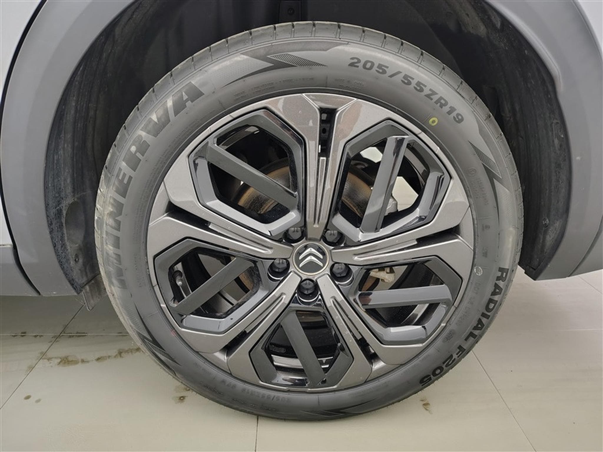 Citroen C5 X 1.2 PureTech 130cv EAT8 Plus NAVI / FULL LED / CUIR / JA 19" (2024) - Photo 6