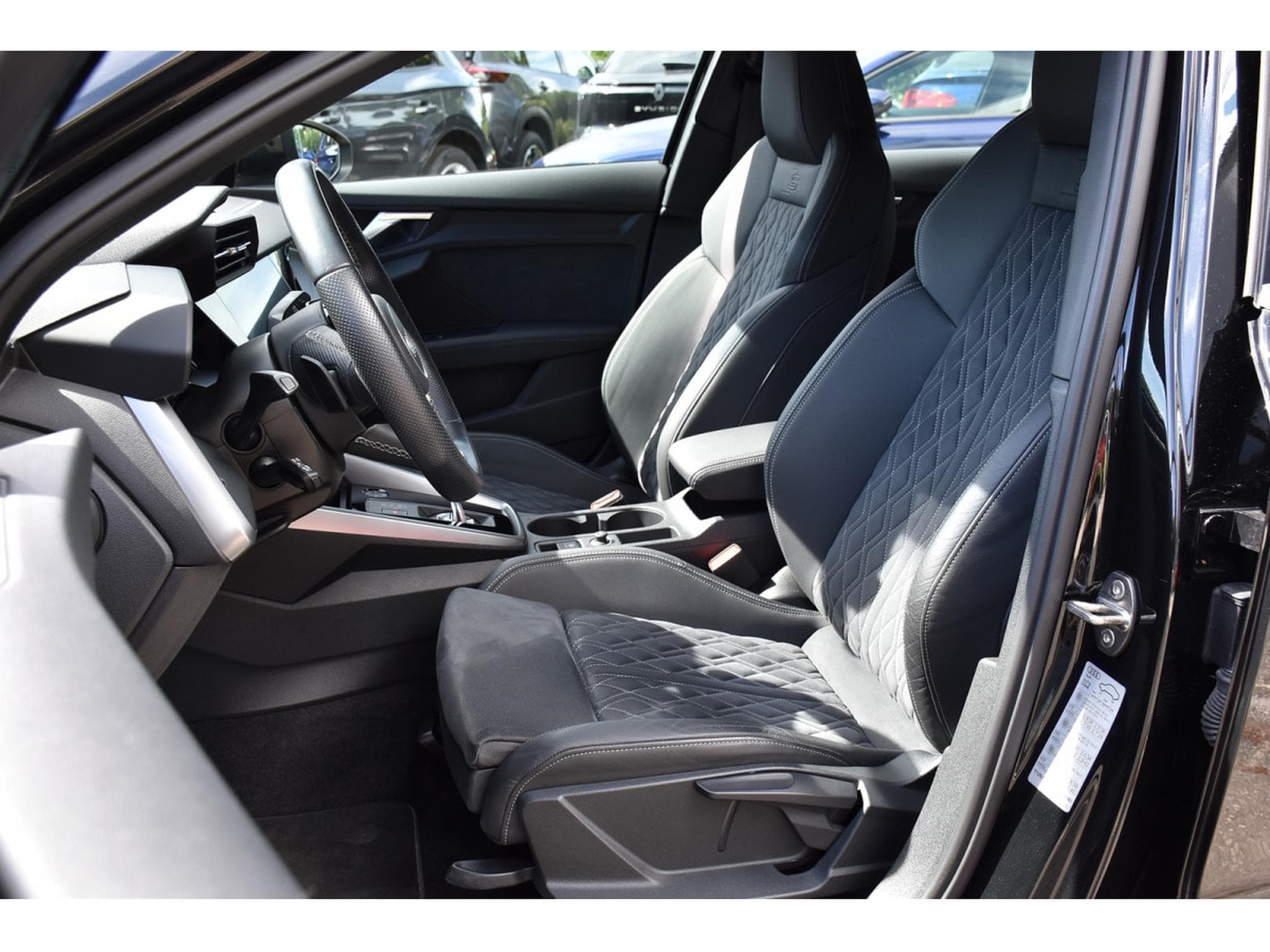 Audi A3 Limousine 40 TFSI Quattro S-Line S-Tronic CUIR LANE 1° MAIN (2022) - Foto 6
