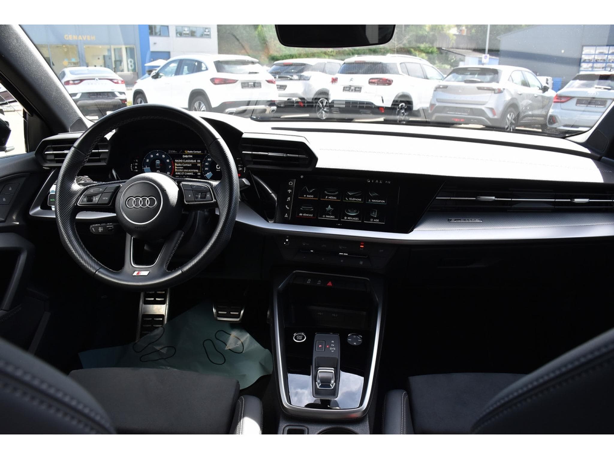 Audi A3 Limousine 40 TFSI Quattro S-Line S-Tronic CUIR LANE 1° MAIN (2022) - Foto 9