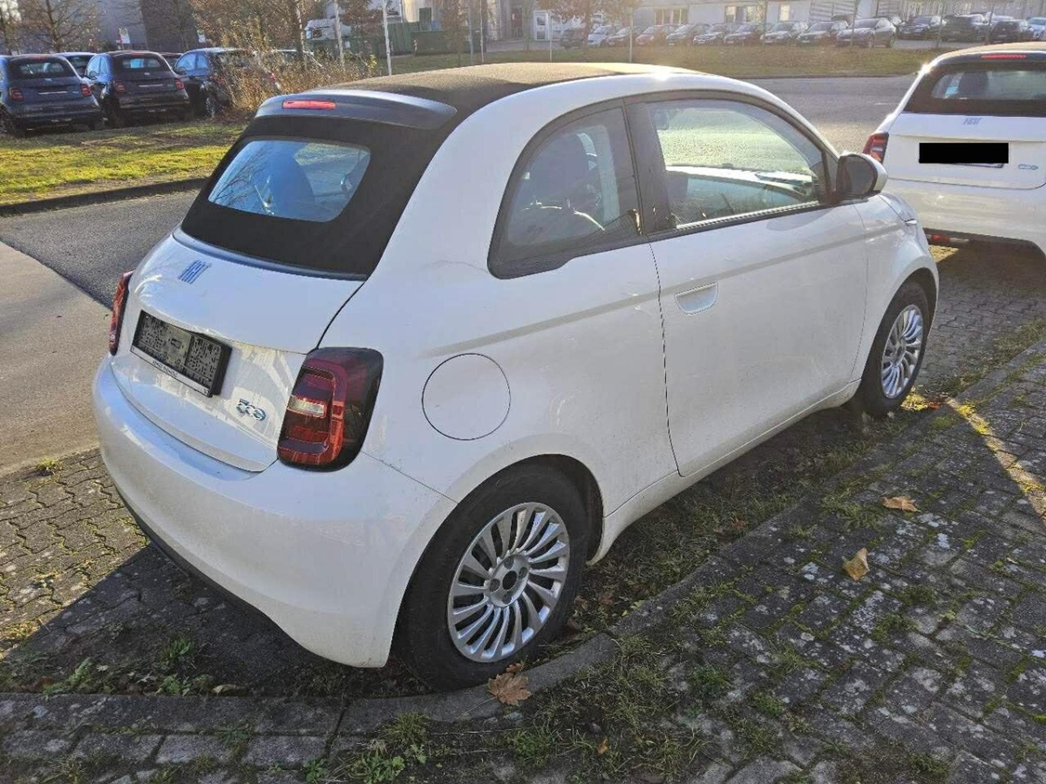 Fiat 500 Cabrio (2023) - Photo 2
