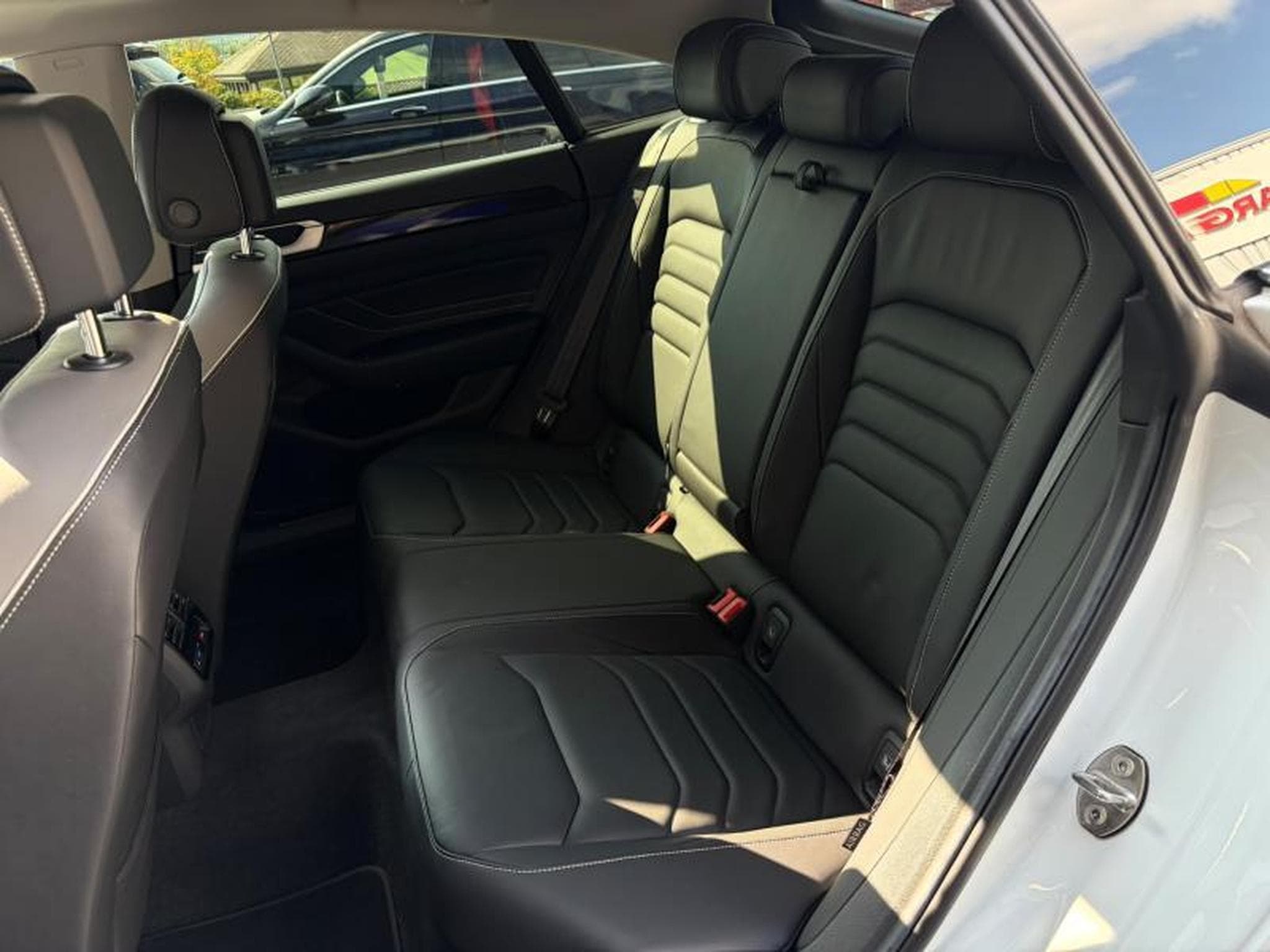 VW Arteon Elegance/Toi Ouvrant/Harman Kardon/Sièges électriques chauff (2022) - Photo 12