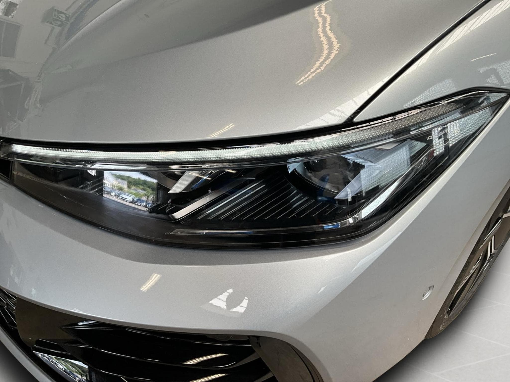 VW Passat R-Line+DSG+PHEV+IQ-Drive+Pano+AHK (2025) - Photo 18