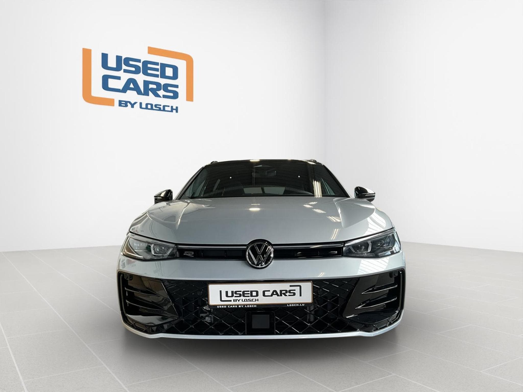 VW Passat R-Line+DSG+PHEV+IQ-Drive+Pano+AHK (2025) - Photo 3