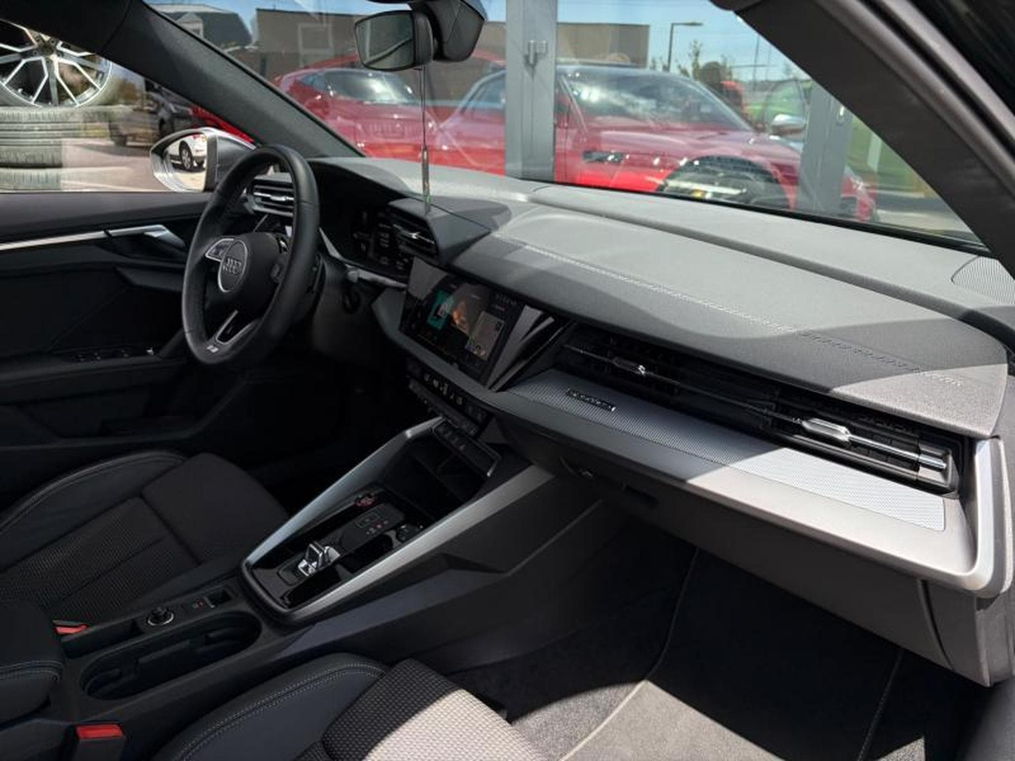 Audi S3 Sportback QUATTRO Sièges chauffants/ Apple Carplay/ Digital (2024) - Photo 7