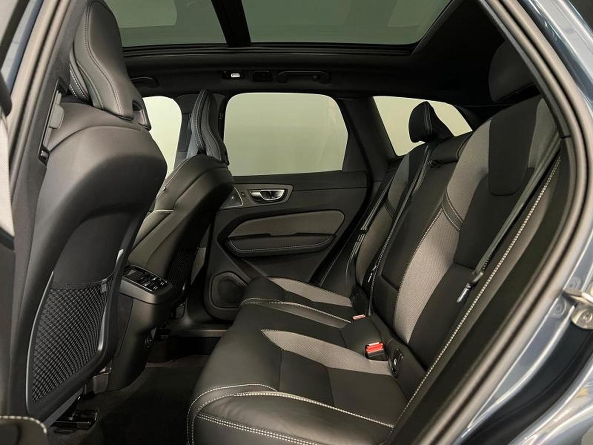 Volvo XC60 Ultra Dark (2025) - Foto 21