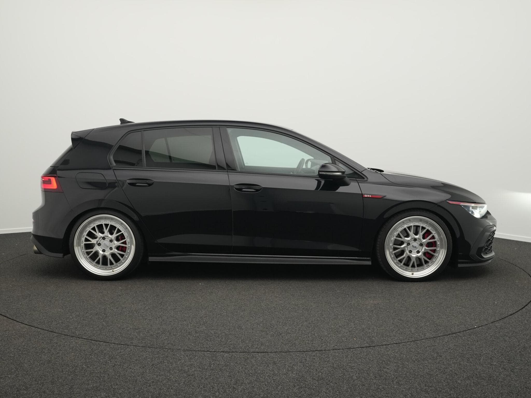VW Golf VIII 2.0 TSI GTI (1970) - Photo 5