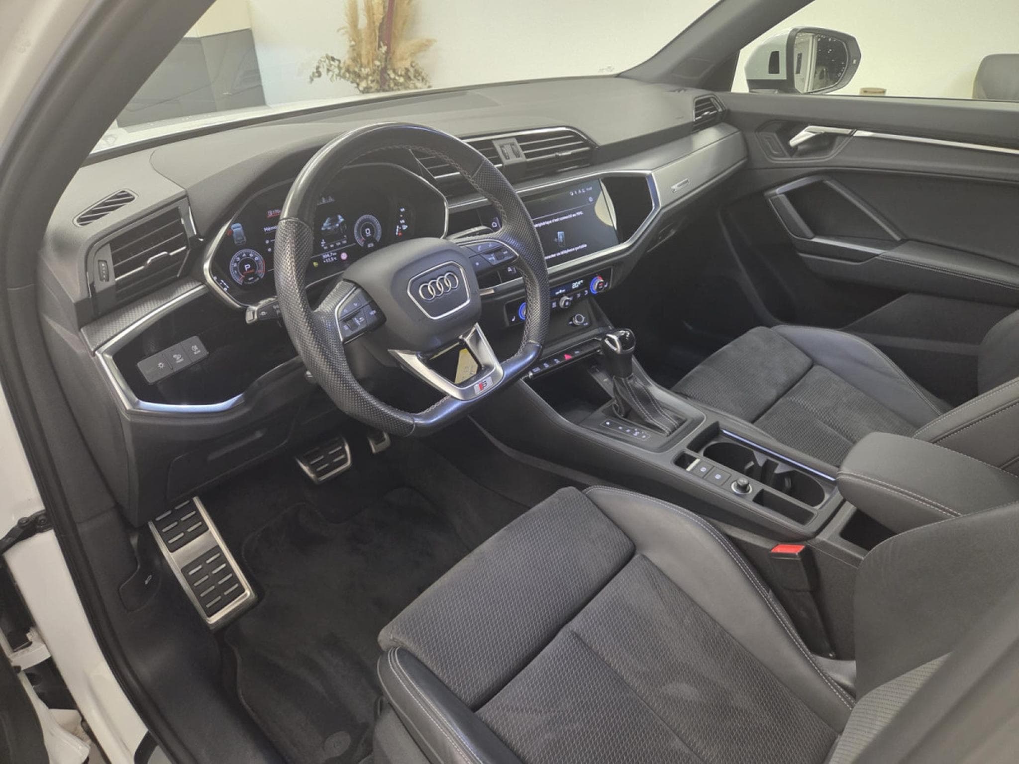 Audi Q3 S line 35 TFSI 150 CV / 110 KW S tronic (2022) - Foto 4
