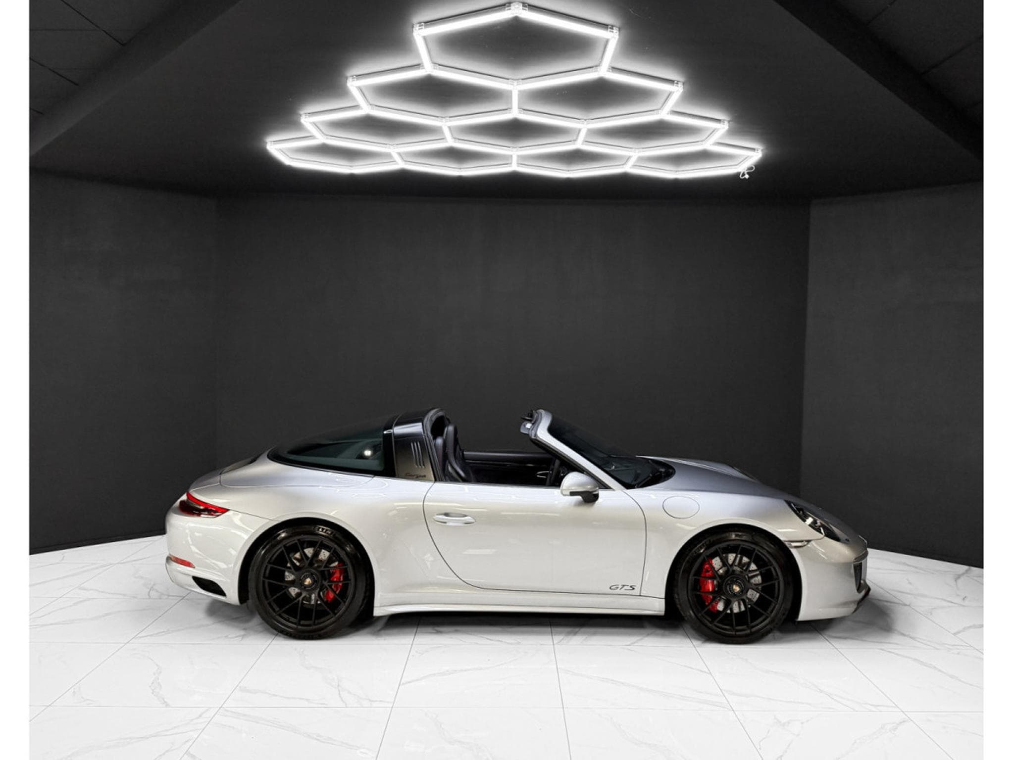 Porsche 911 991.2 Targa 4 GTS / 1ST HAND / NEW SERVICE (2019) - Photo 6