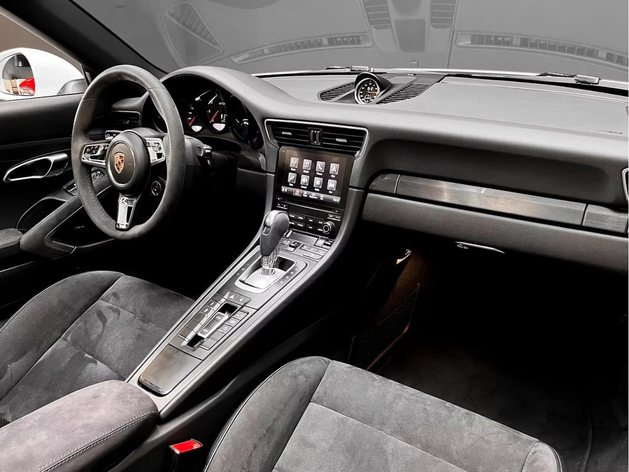 Porsche 911 991.2 Targa 4 GTS / APPROVED / NEW SERVICE (2018) - Photo 11