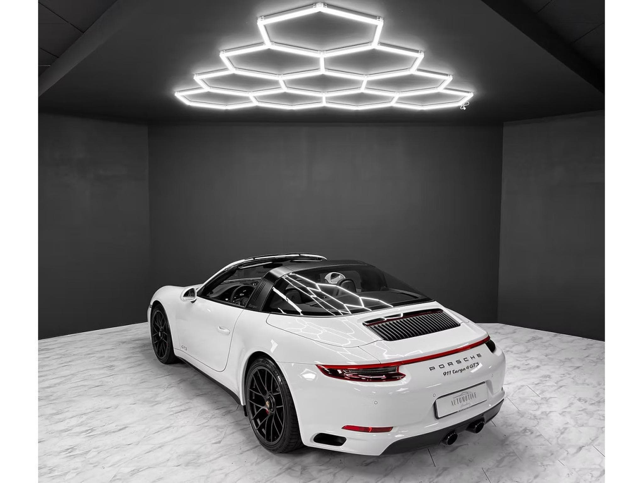 Porsche 911 991.2 Targa 4 GTS / APPROVED / NEW SERVICE (2018) - Photo 3