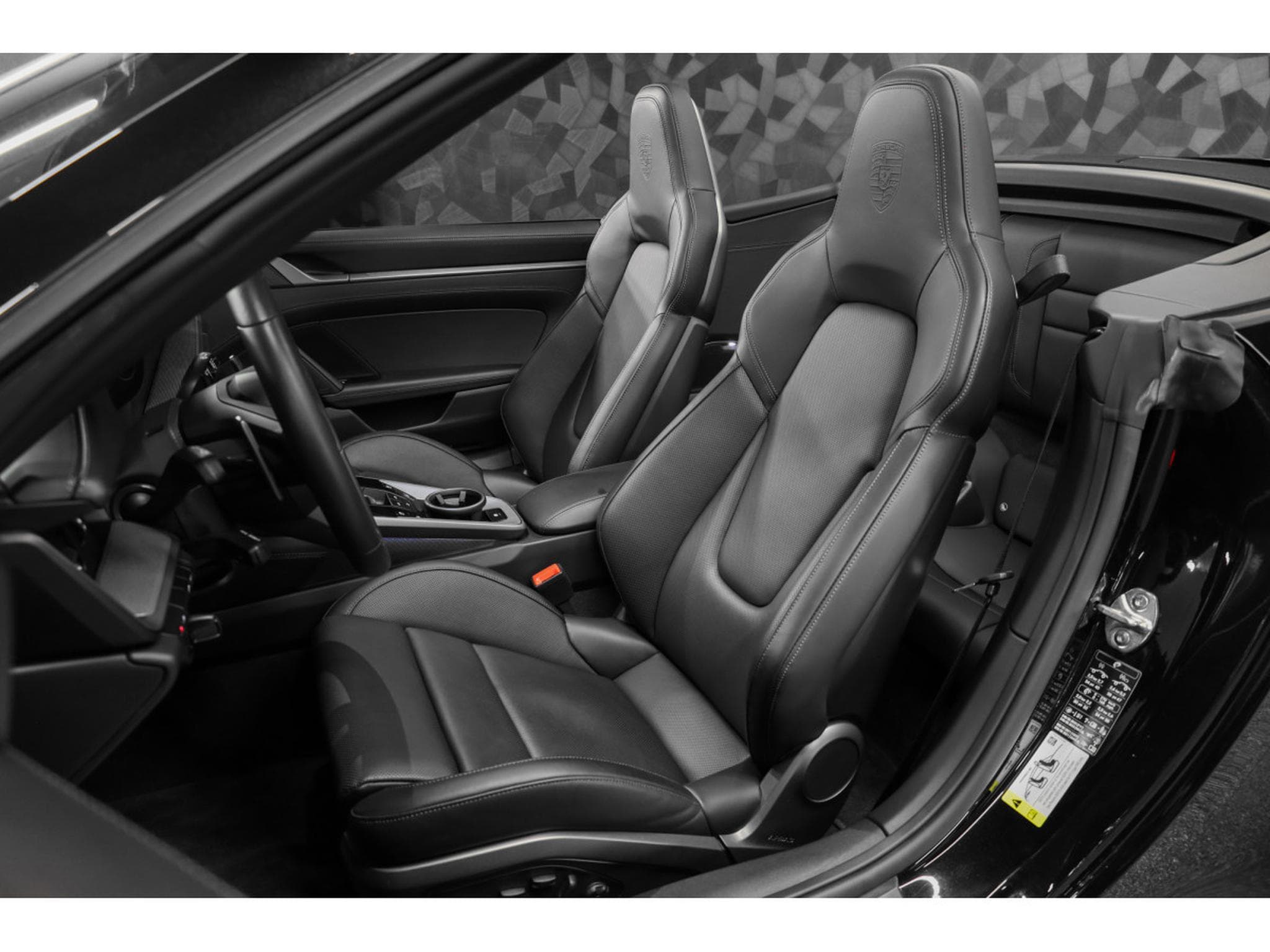 Porsche 911 992.1 CARRERA 4S CABRIOLET PDK (2024) - Photo 9