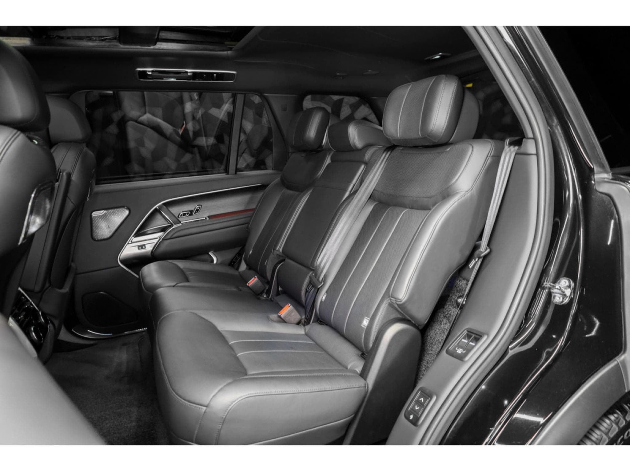 Land-Rover Range Rover P530 4.4 V8 LWB AUTOBIOGRAPHY - 7 PLACES (2024) - Photo 10