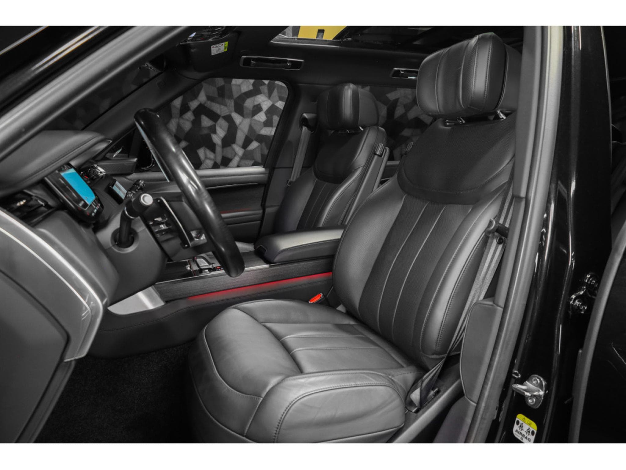 Land-Rover Range Rover P530 4.4 V8 LWB AUTOBIOGRAPHY - 7 PLACES (2024) - Photo 9
