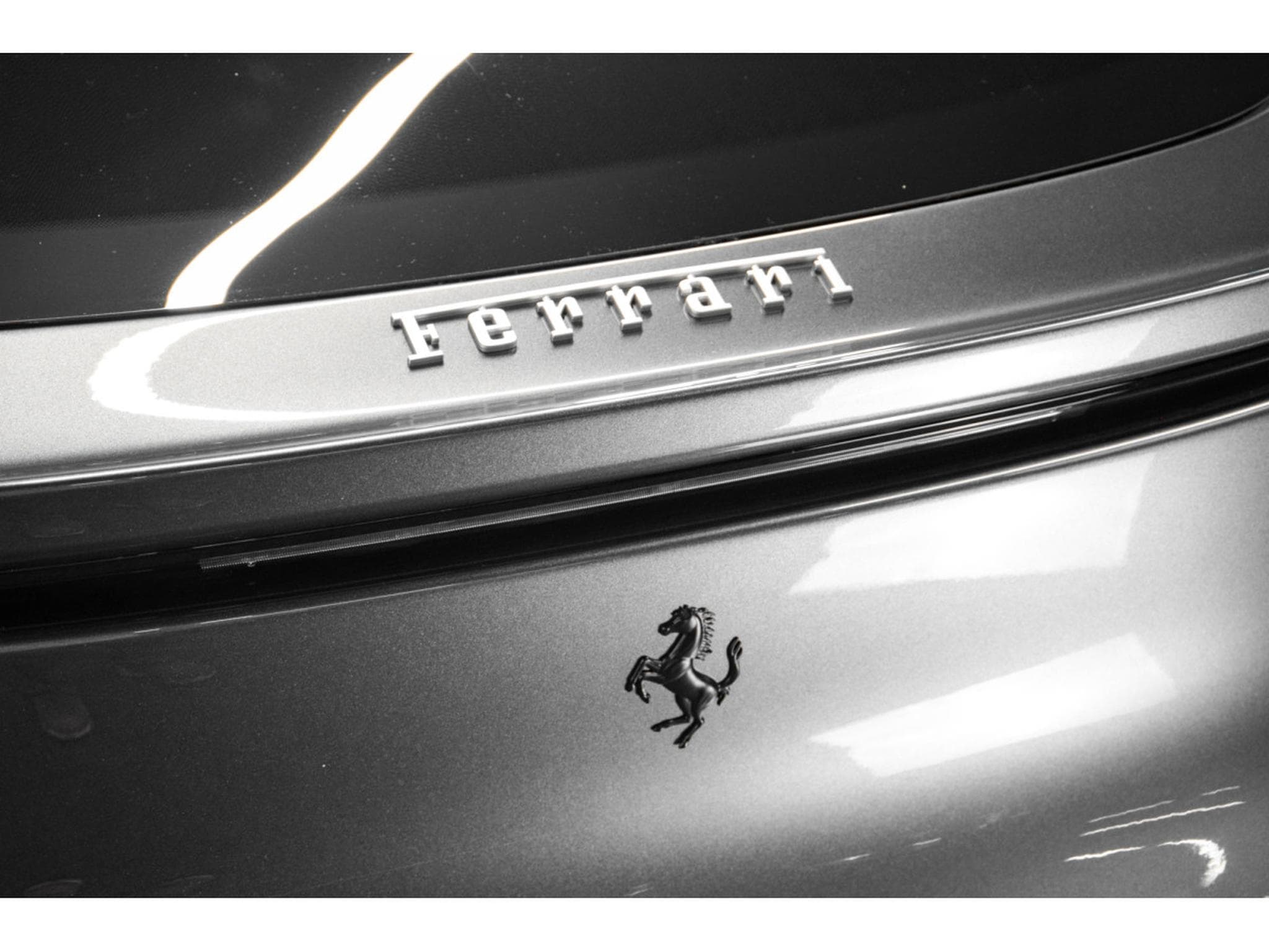 Ferrari Purosangue 6.5 V12 - CANNA DI FUCILE - PACK CARBONE (2026) - Photo 22