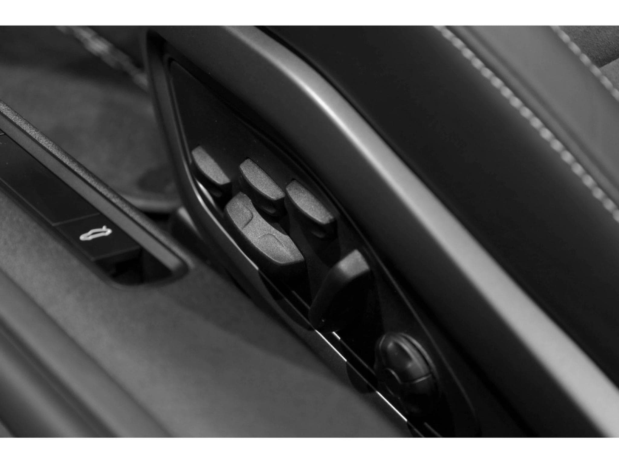 Porsche 911 992.1 CARRERA 4 GTS CABRIOLET PDK (2024) - Photo 23