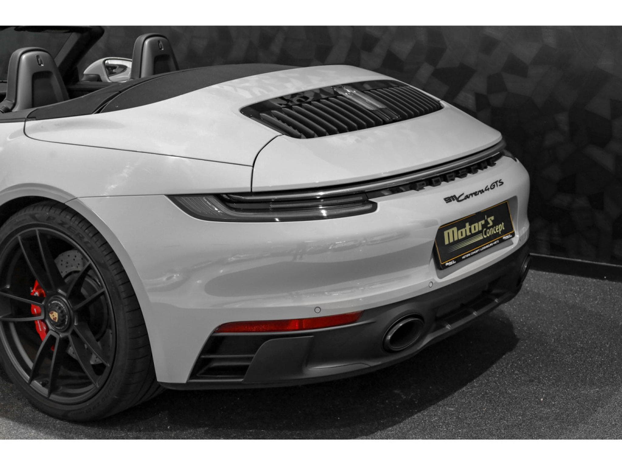 Porsche 911 992.1 CARRERA 4 GTS CABRIOLET PDK (2024) - Photo 30