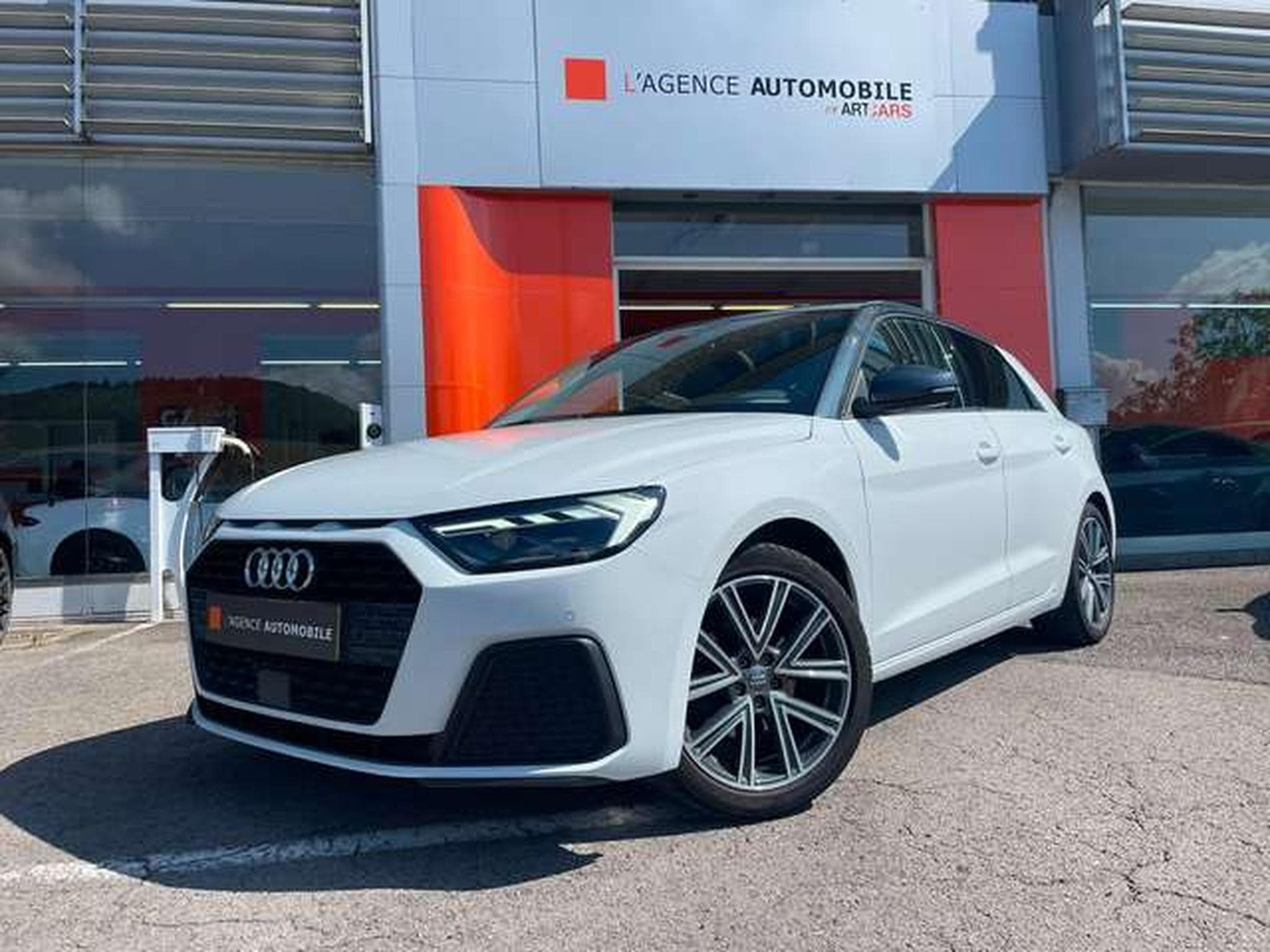 Audi A1 30 TFSI Sportback S tronic GARANTIE JUSQU'A 3 ANS (2019) - Photo 2