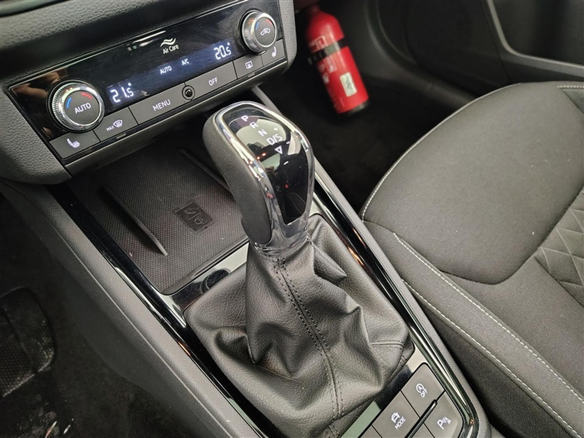 Skoda Kamiq 1.0 TSI Ambition°NAV°CARPLAY°FULL LED° S.CHAUF°CAM°PDC AV-AR (2022) - Photo 12