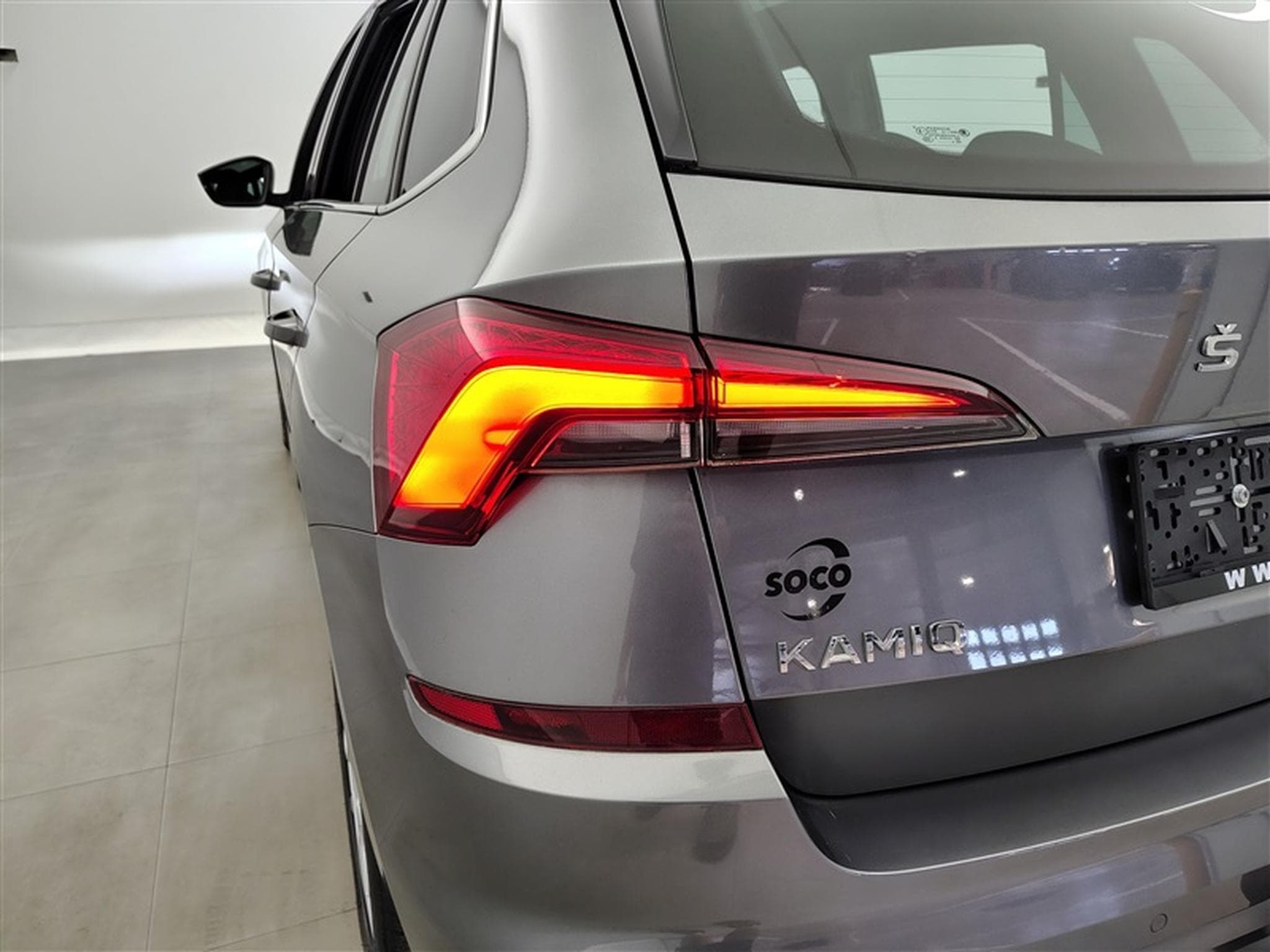 Skoda Kamiq 1.0 TSI Ambition°NAV°CARPLAY°FULL LED° S.CHAUF°CAM°PDC AV-AR (2022) - Photo 16