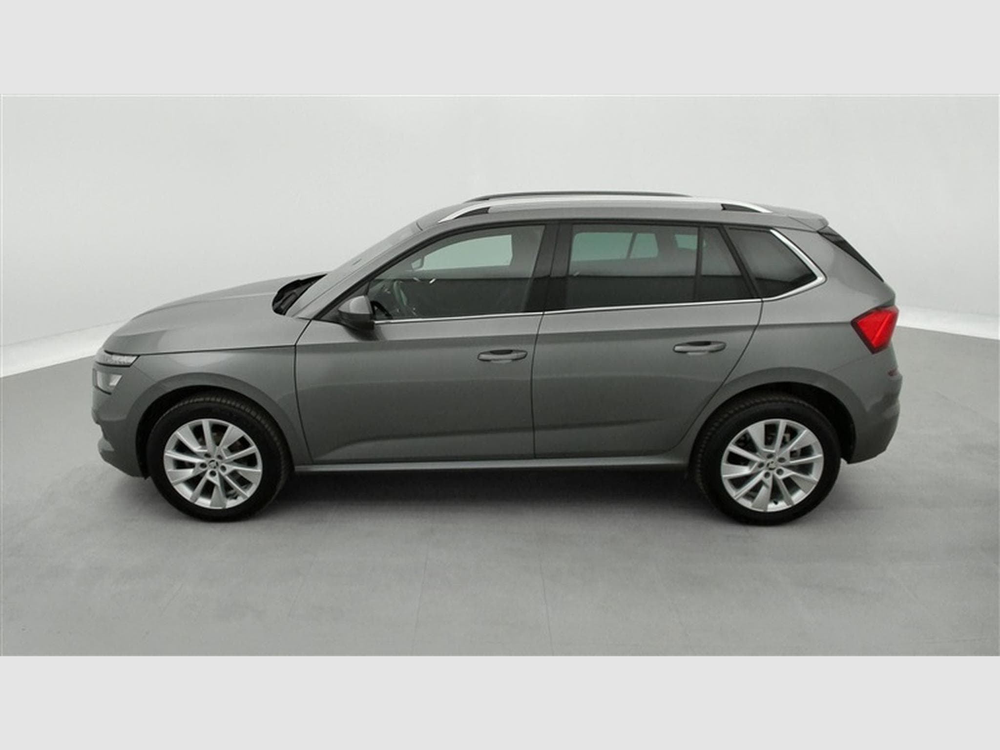 Skoda Kamiq 1.0 TSI Ambition°NAV°CARPLAY°FULL LED° S.CHAUF°CAM°PDC AV-AR (2022) - Photo 3
