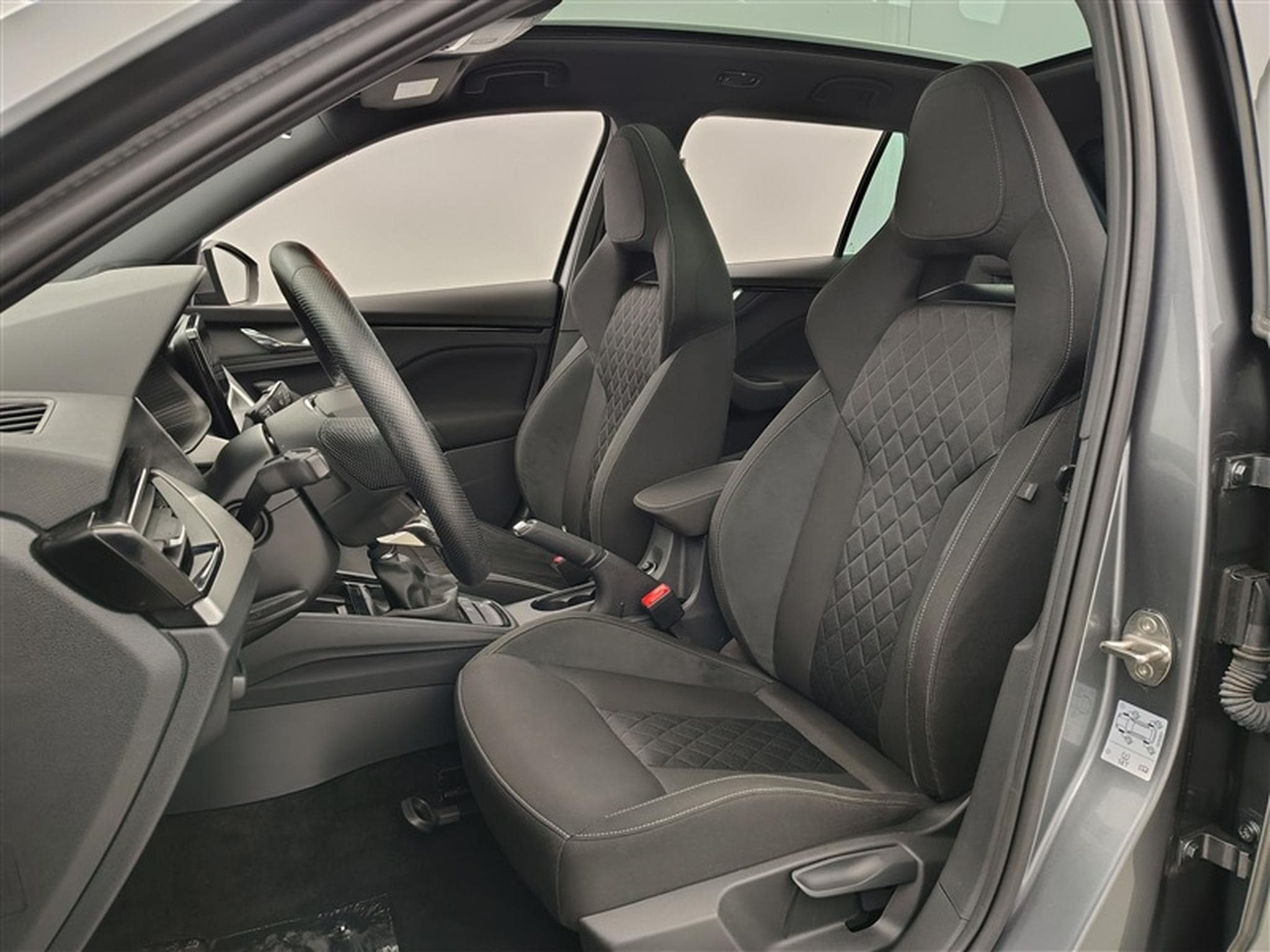 Skoda Kamiq 1.0 TSI Ambition°NAV°CARPLAY°FULL LED° S.CHAUF°CAM°PDC AV-AR (2022) - Photo 7