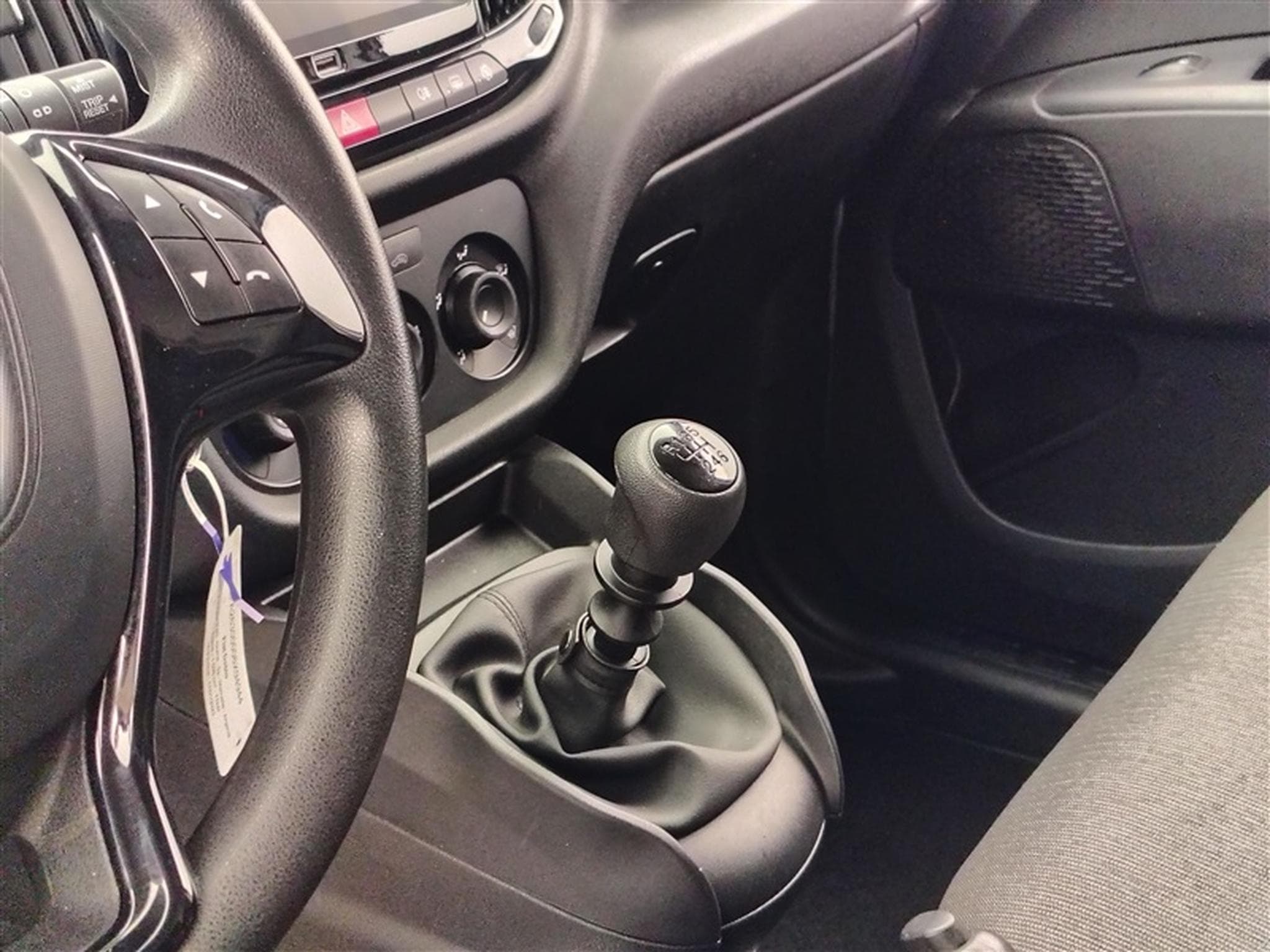 Fiat Doblo 1.6 MJET Cargo CLIM / CARPLAY (2023) - Photo 12