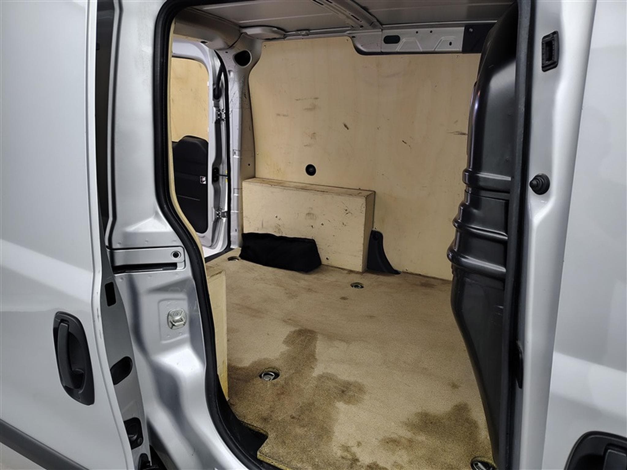 Fiat Doblo 1.6 MJET Cargo CLIM / CARPLAY (2023) - Photo 13