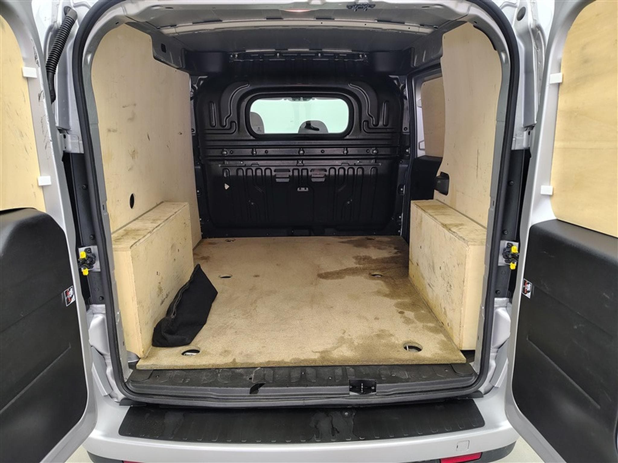 Fiat Doblo 1.6 MJET Cargo CLIM / CARPLAY (2023) - Photo 14