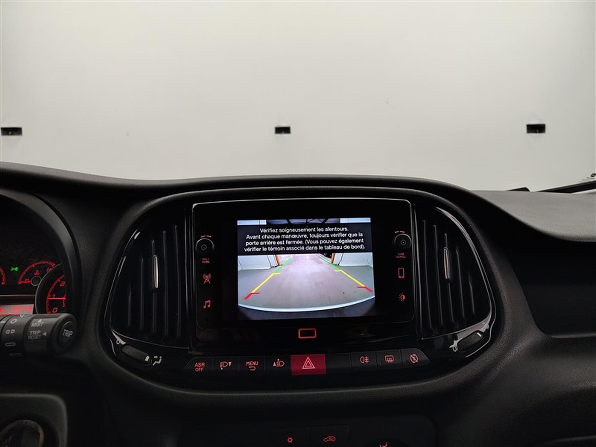 Fiat Doblo 1.6 MJET Cargo CLIM / CARPLAY (2023) - Photo 17