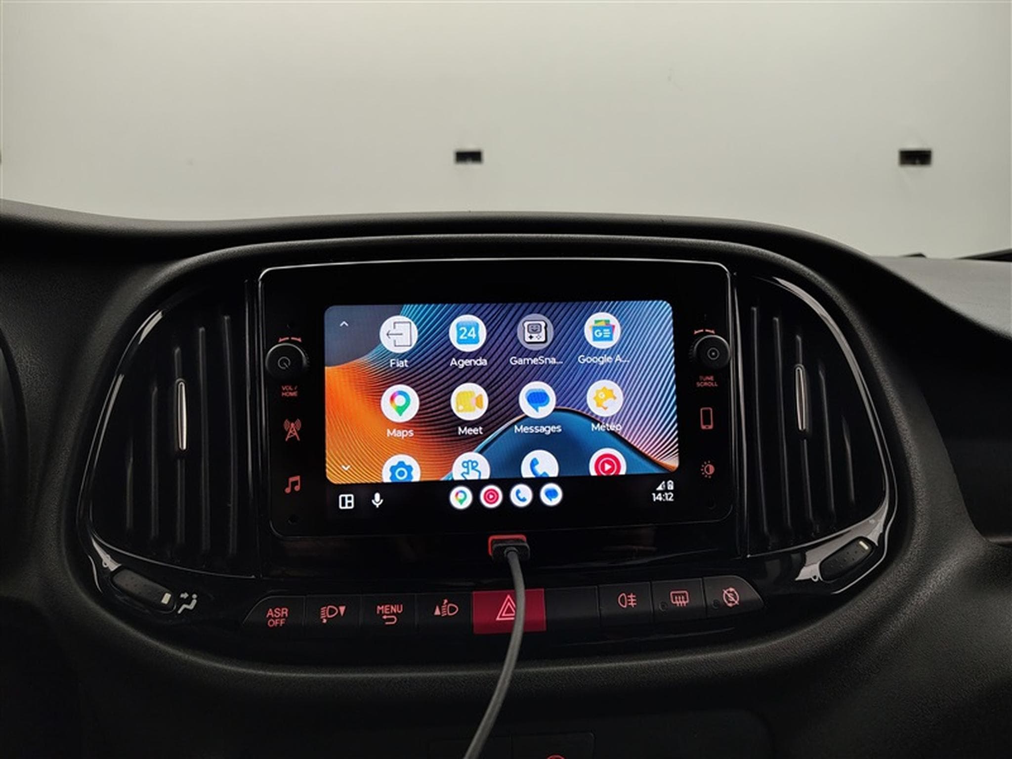 Fiat Doblo 1.6 MJET Cargo CLIM / CARPLAY (2023) - Photo 19