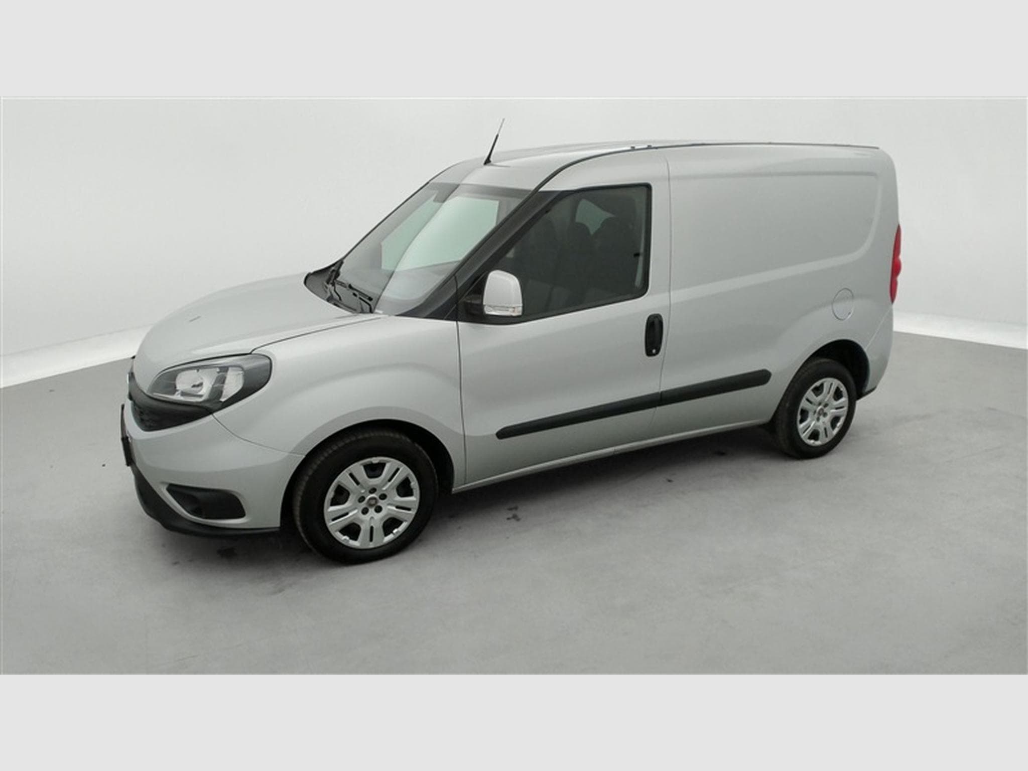 Fiat Doblo 1.6 MJET Cargo CLIM / CARPLAY (2023) - Photo 20
