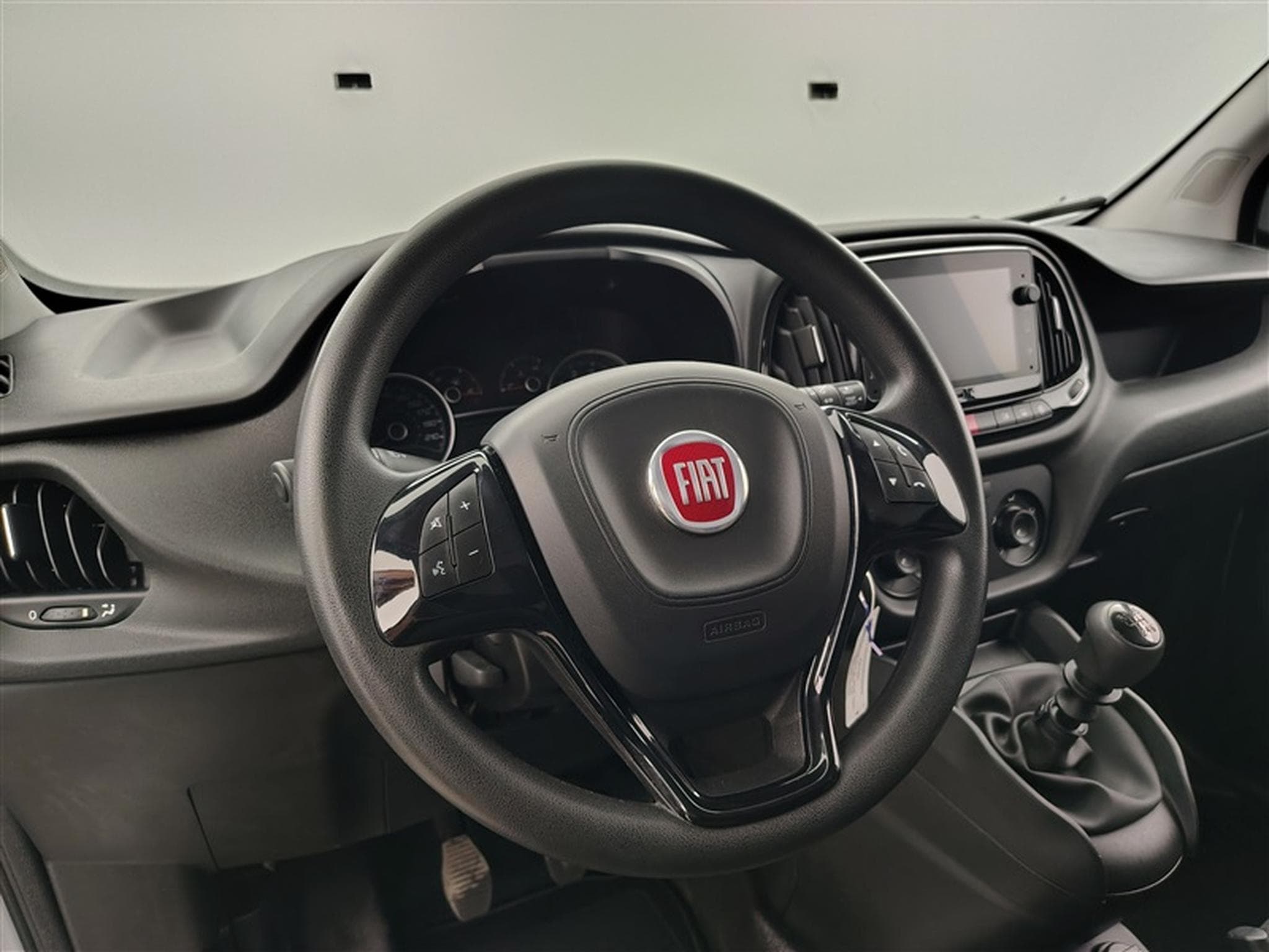 Fiat Doblo 1.6 MJET Cargo CLIM / CARPLAY (2023) - Photo 9