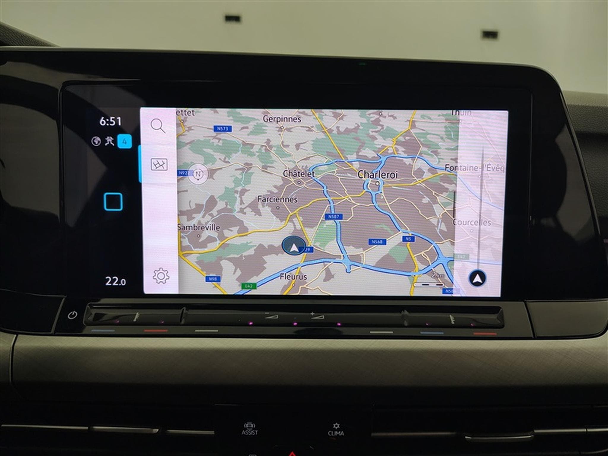 VW Golf 1.0 eTSI Life DSG NAVI / FULL LED / CARPLAY (2023) - Photo 11