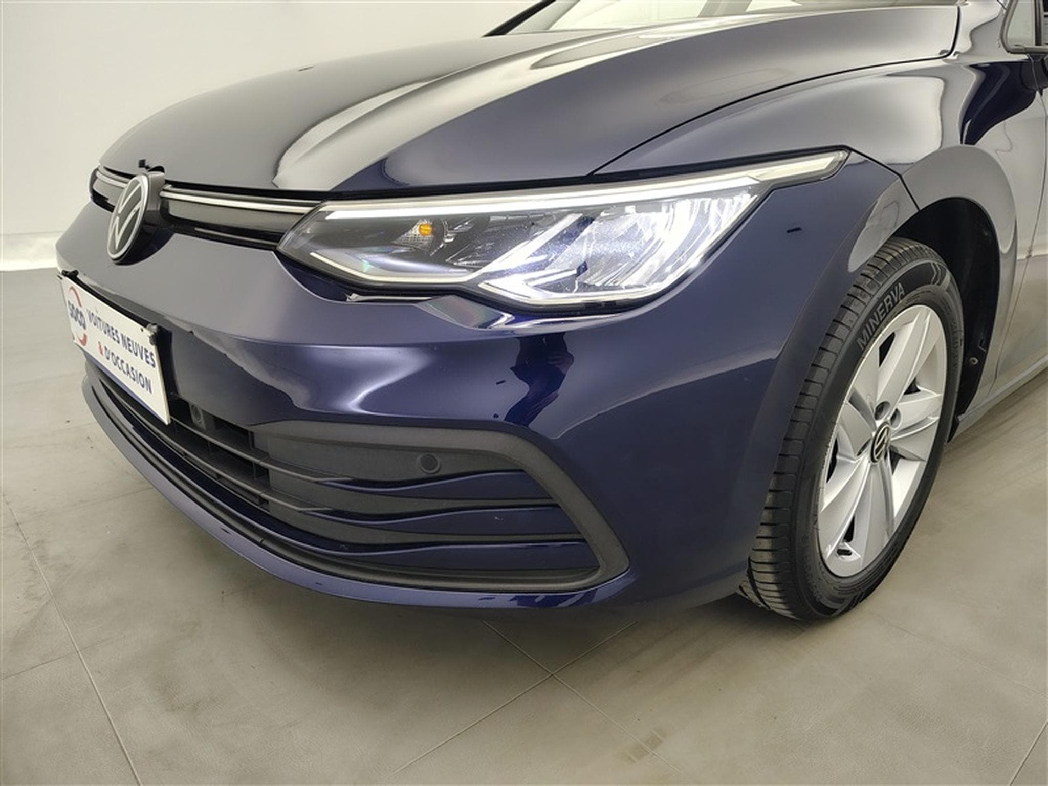 VW Golf 1.0 eTSI Life DSG NAVI / FULL LED / CARPLAY (2023) - Photo 15