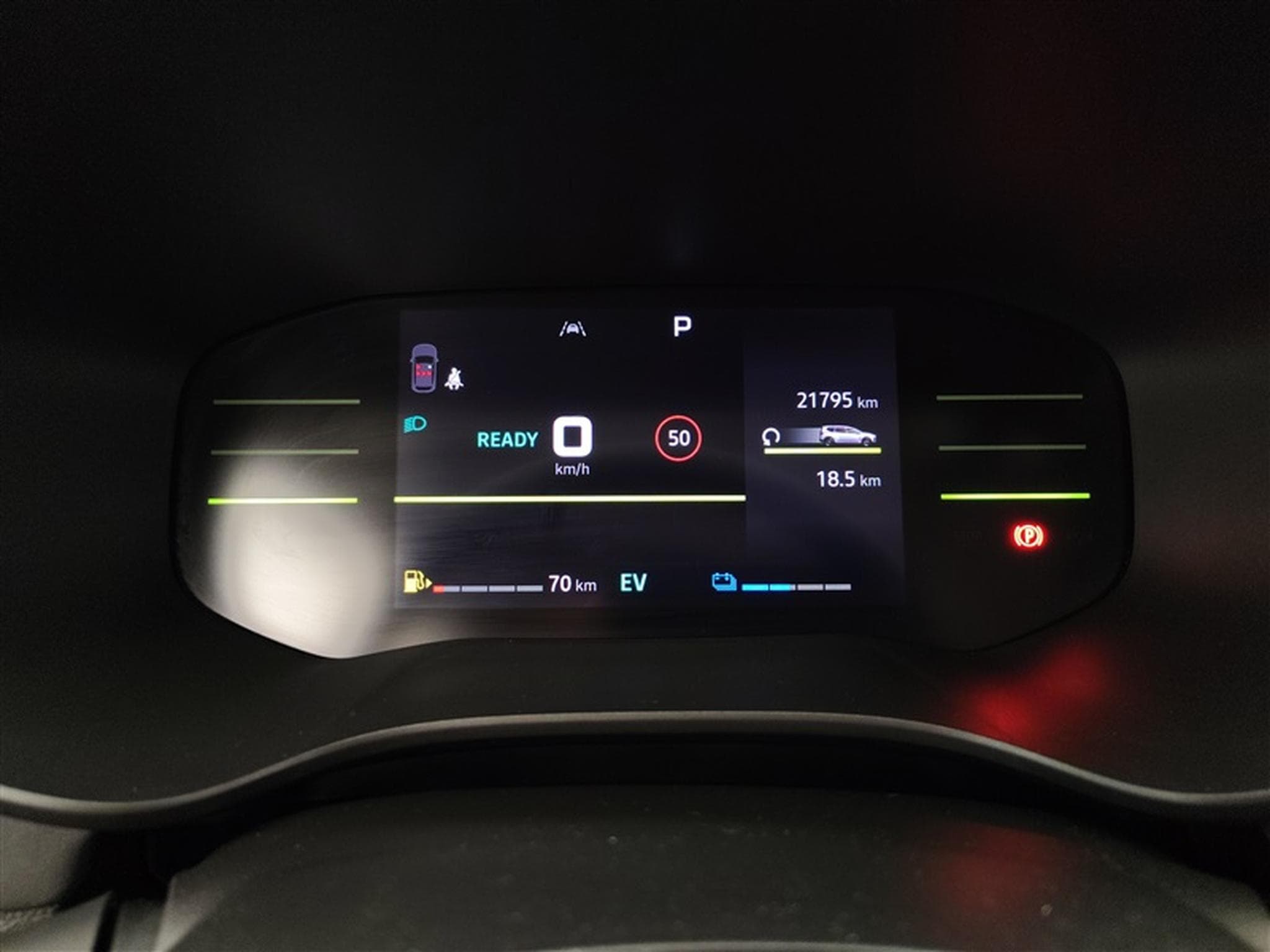 Dacia Jogger Hybrid 1.6 Extreme 7PL / NAVI / CARPLAY / CAMERA (2025) - Photo 10