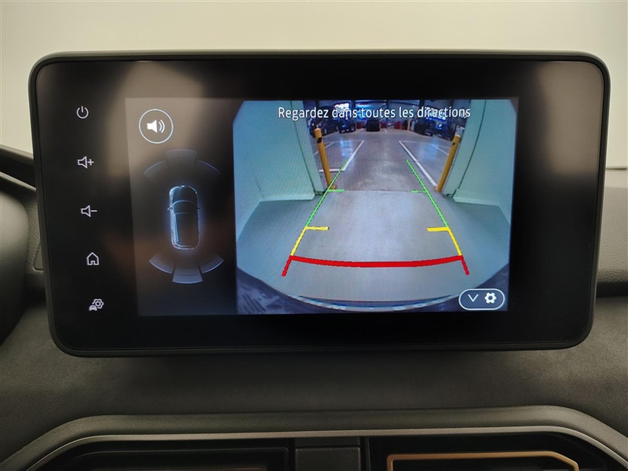 Dacia Jogger Hybrid 1.6 Extreme 7PL / NAVI / CARPLAY / CAMERA (2025) - Photo 18