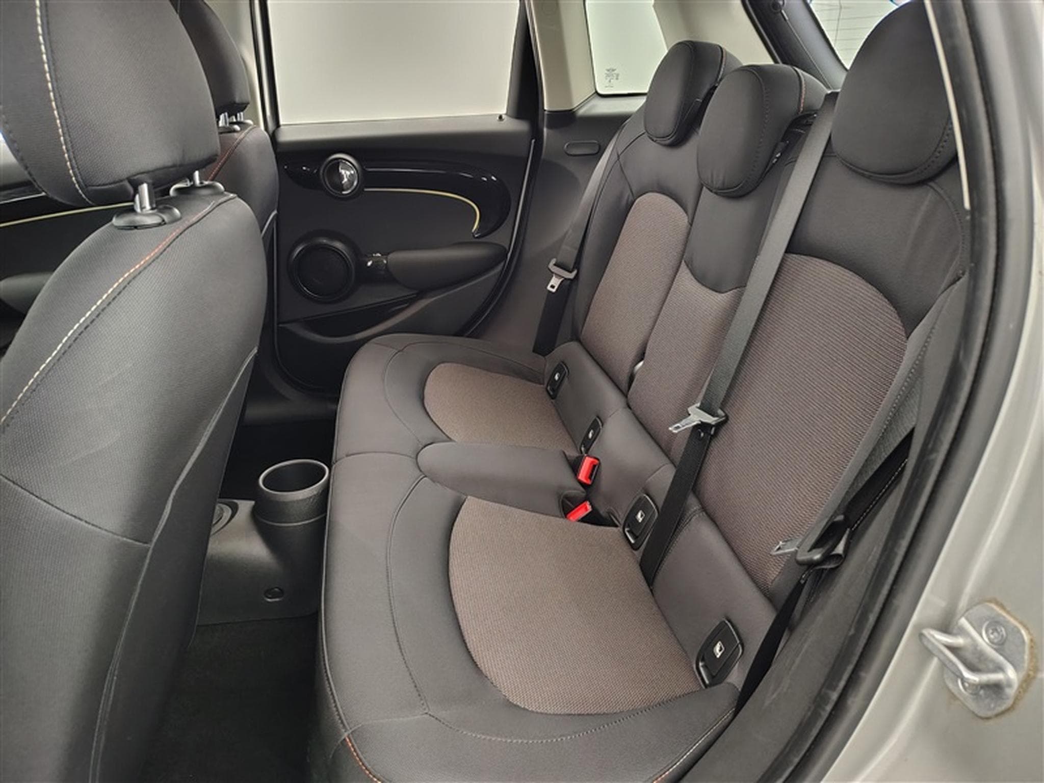 MINI Cooper 1.5A Cooper AUTO/NAVI/FULL LED/JA/PDC (2023) - Photo 13
