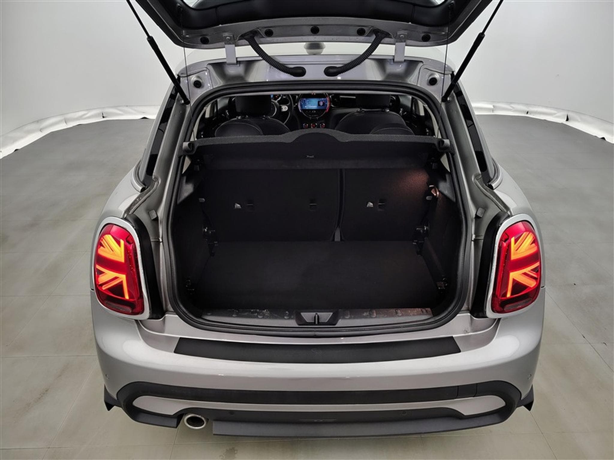 MINI Cooper 1.5A Cooper AUTO/NAVI/FULL LED/JA/PDC (2023) - Photo 14
