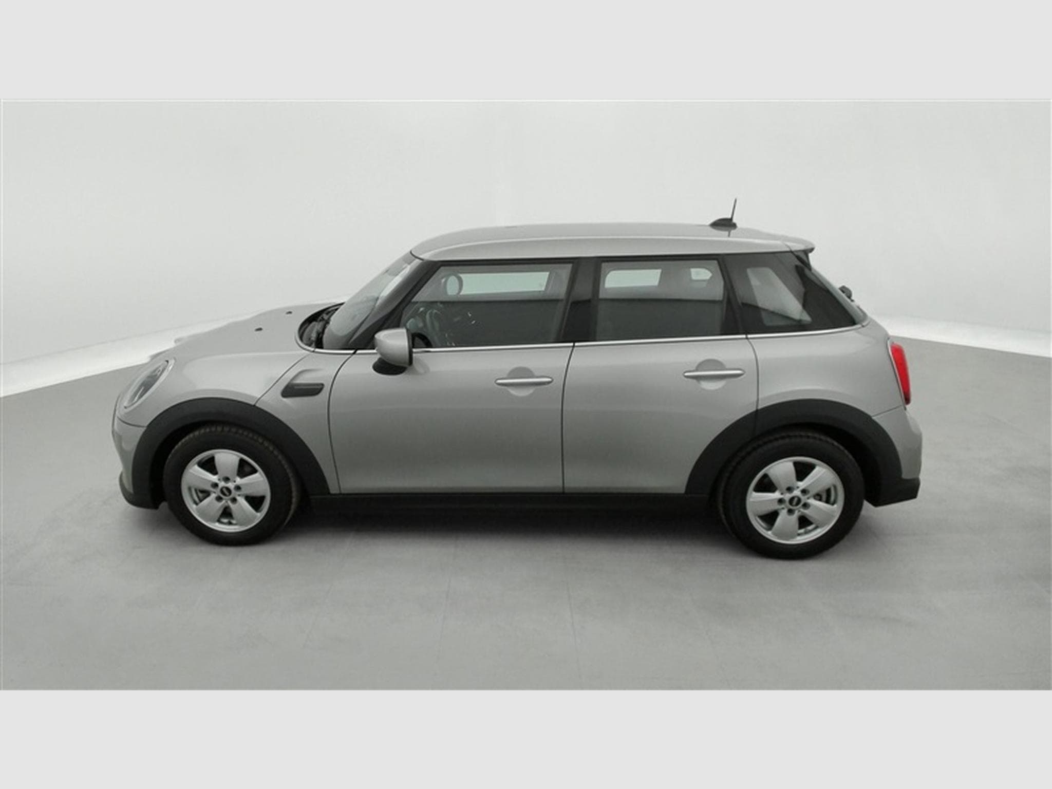 MINI Cooper 1.5A Cooper AUTO/NAVI/FULL LED/JA/PDC (2023) - Photo 3
