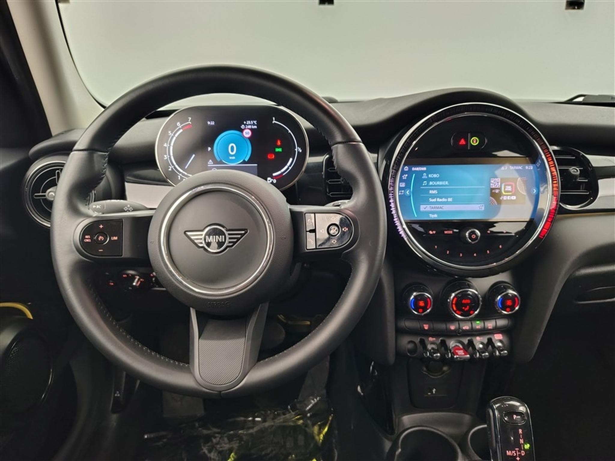 MINI Cooper 1.5A Cooper AUTO/NAVI/FULL LED/JA/PDC (2023) - Photo 9