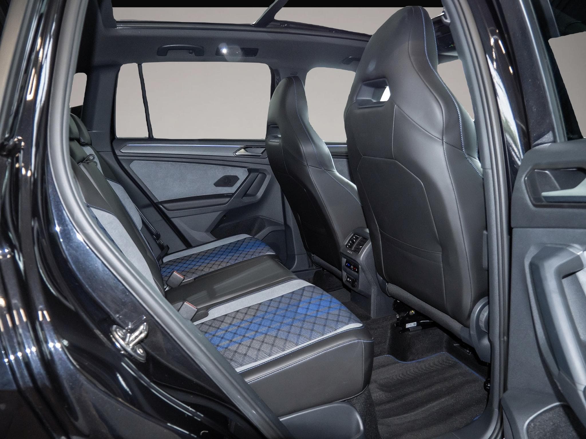 VW Tiguan (2024) - Photo 3