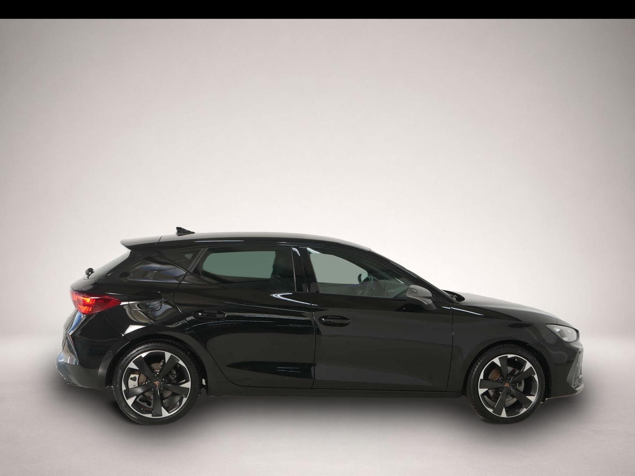 Cupra Leon (2025) - Photo 6
