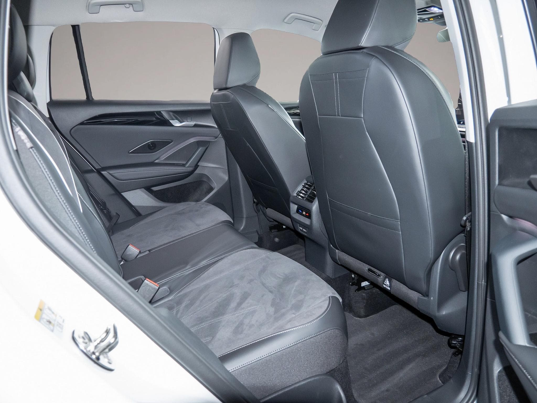 VW Tiguan (2025) - Photo 4