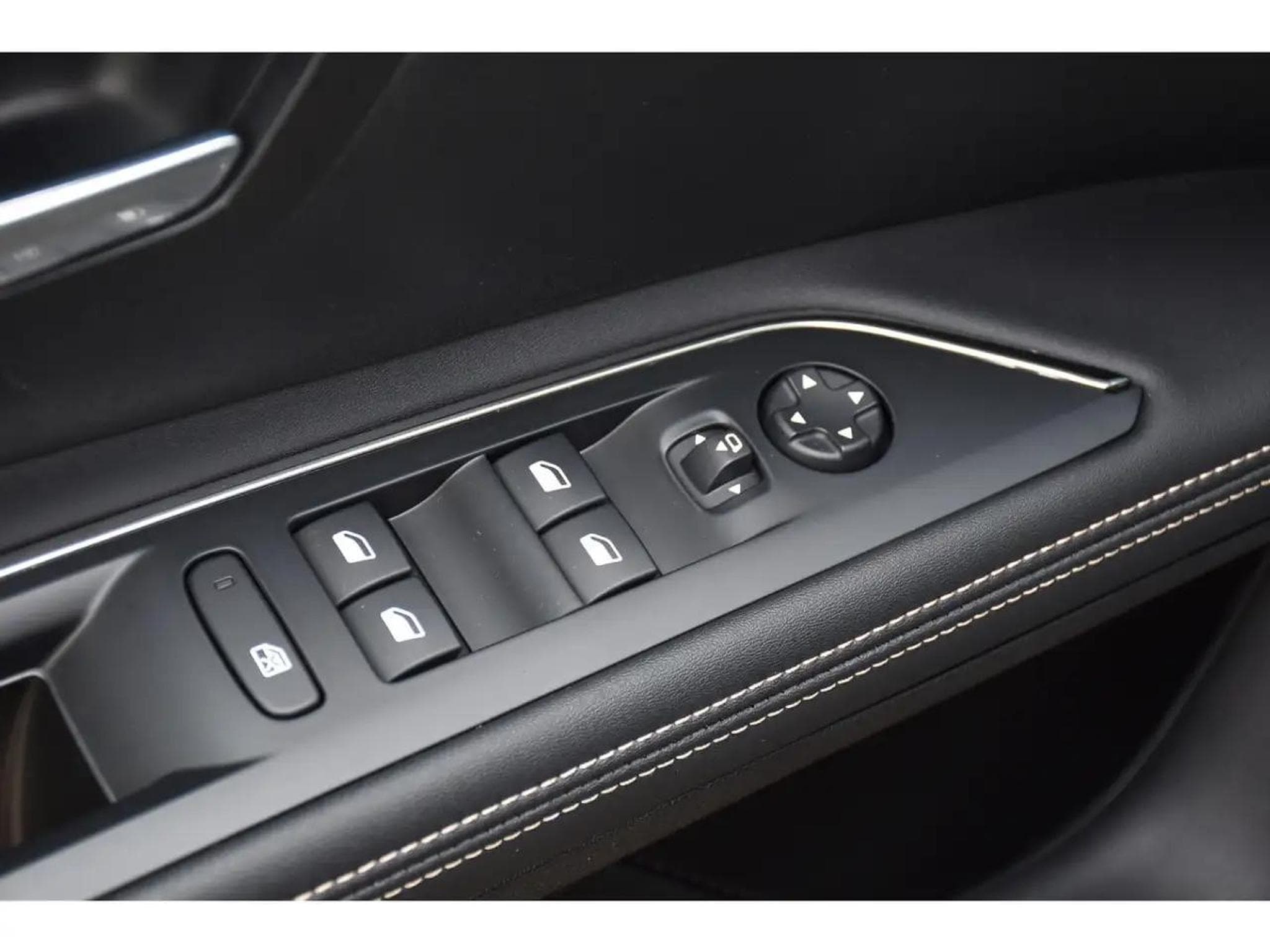Peugeot 5008 (2024) - Photo 22
