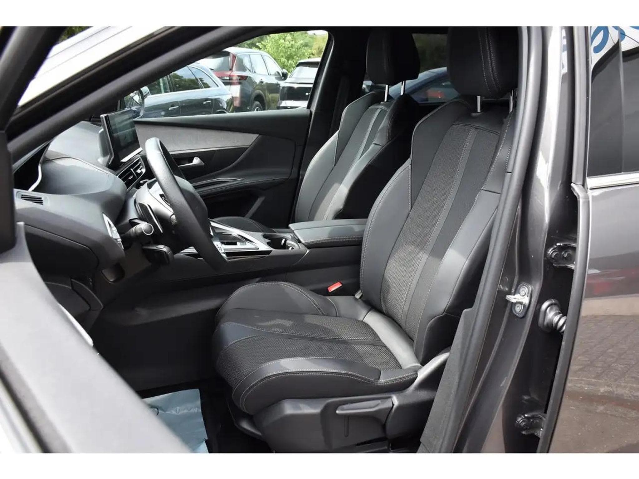 Peugeot 5008 (2024) - Photo 6