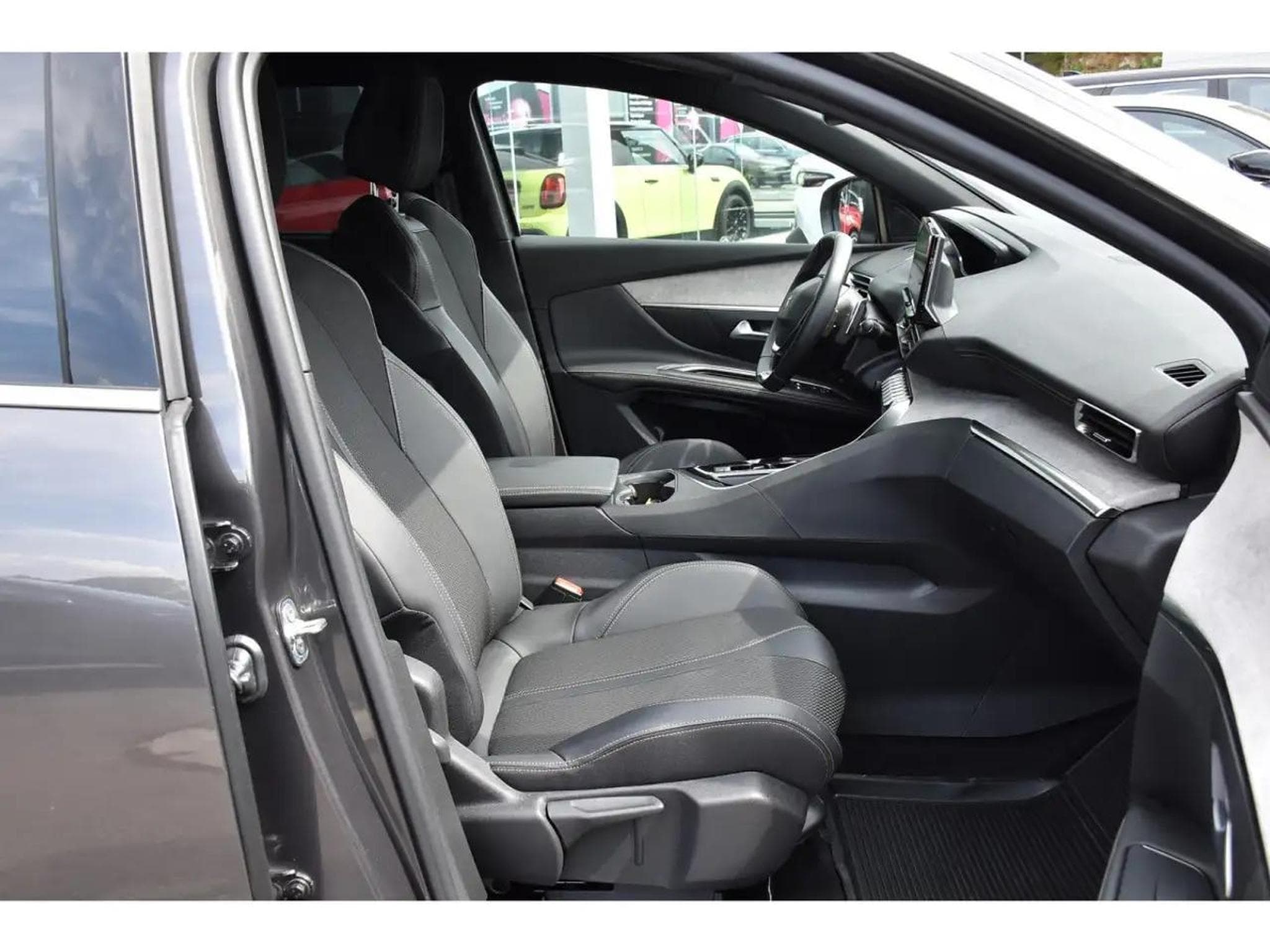 Peugeot 5008 (2024) - Photo 7