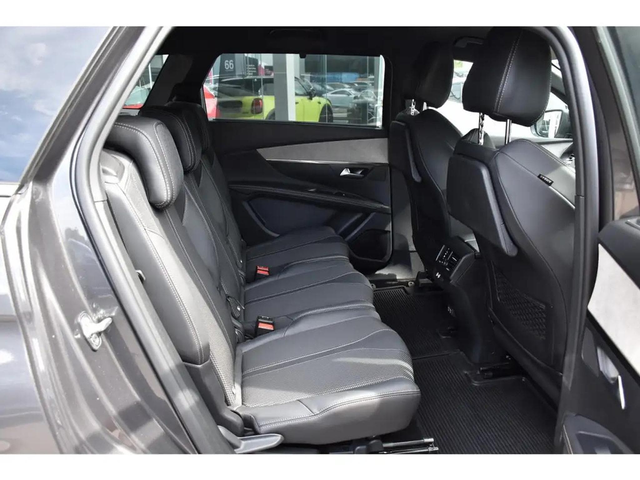 Peugeot 5008 (2024) - Photo 8