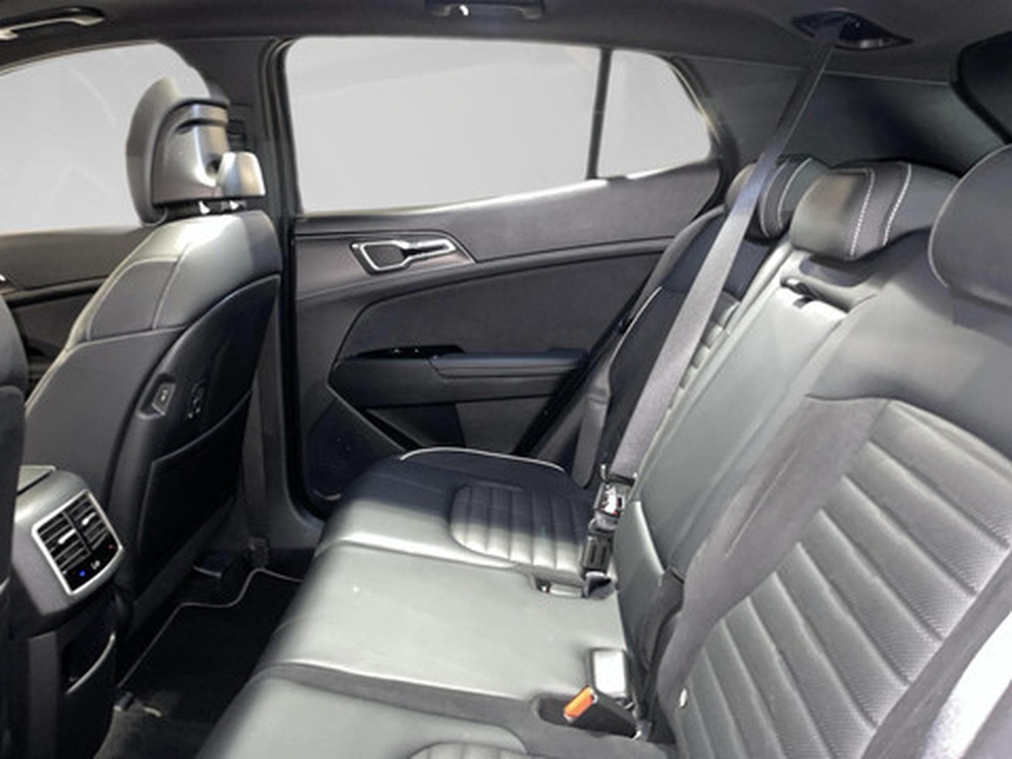 Kia Sportage 1.6 T-GDi GT Line HYBRID (2024) - Photo 11